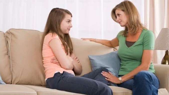 如何與青春期的女兒溝通